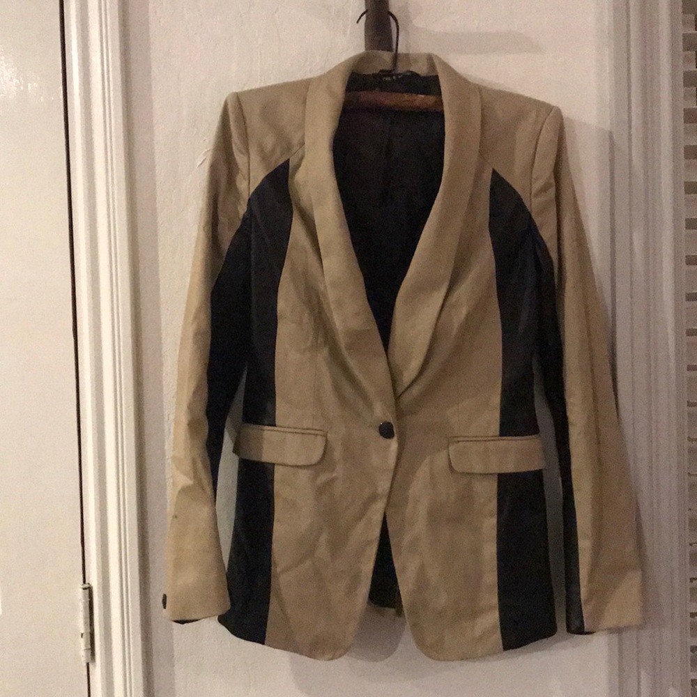 Like new rag and bone blazer with leather trim